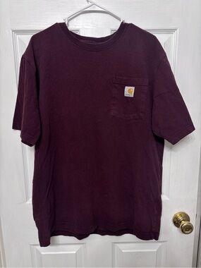 Carhartt Short-Sleeve Pocket Tee in Burgundy